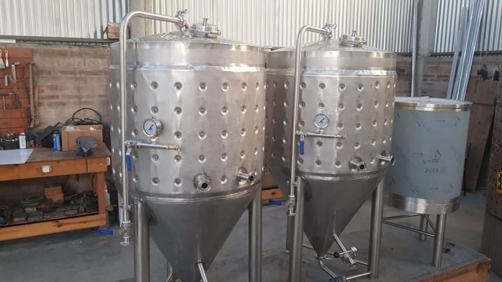 fermentador isobarico encamisado de 100 a 500 lts.