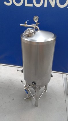 Fermentadores isobaricos para heladeras de 60 a 140 lts.